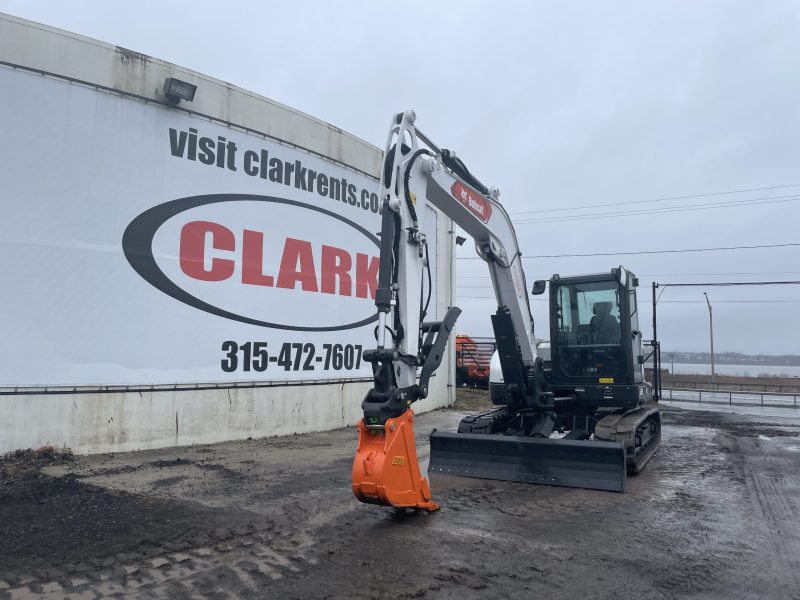 BOBCAT E88R2 HYD THUMB / COUPLER