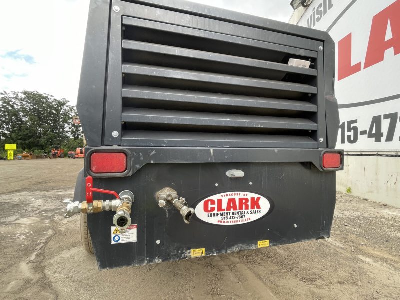 400CFM CHICAGO PNEUMATIC AIR COMPRESSOR