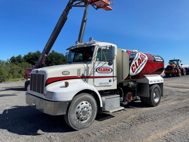 PETERBILT 330 2,000gal WATER TRUCK