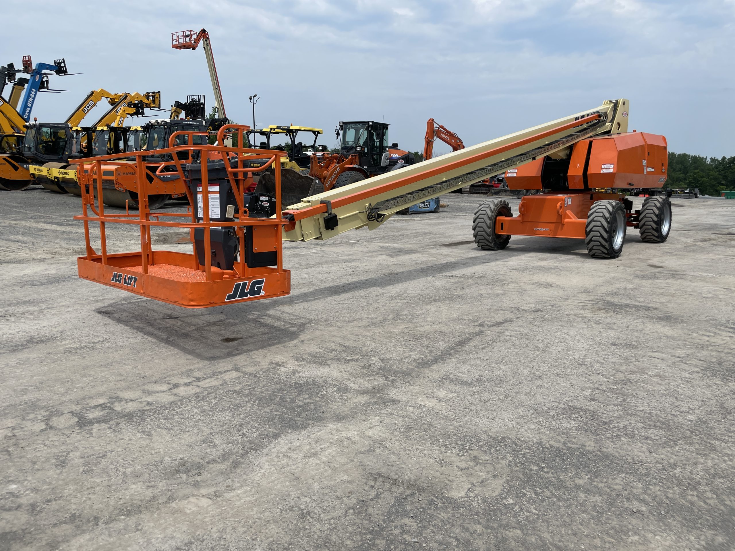 JLG 800S 80FT STRAIGHT BOOM