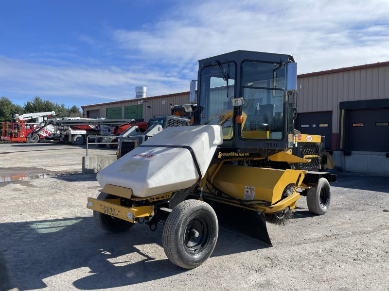 LAYMOR SM400 SELF PROPELLED BROOM