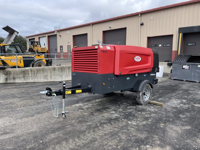 400CFM CHICAGO PNEUMATIC AIR COMPRESSOR